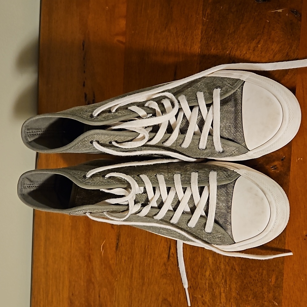 American Eagle sneakers